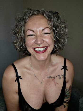 Full leaked Comemeetcamille private photo