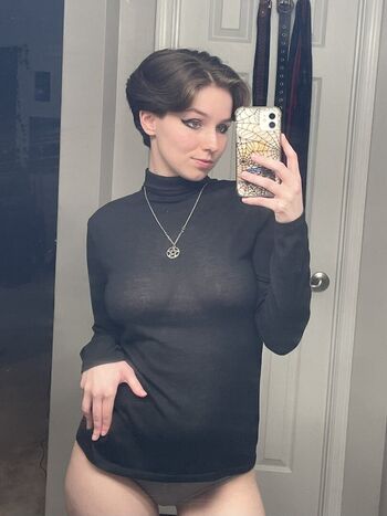 Full leaked Comfygrimrose private photo
