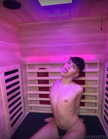 Full leaked Connor luxe private photo