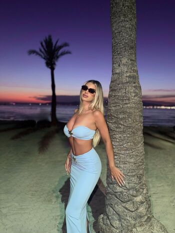 Full leaked Corinaboznea private photo