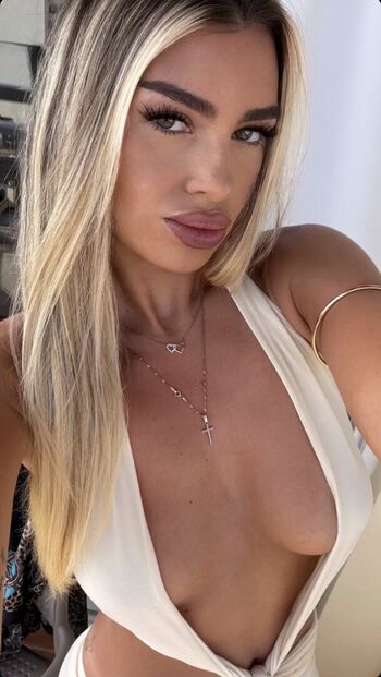 Full leaked Corinaboznea private photo
