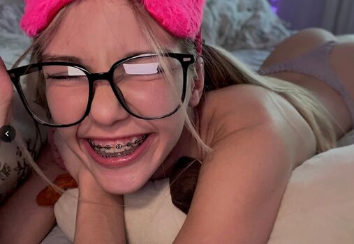 Full leaked Crazycutelina private photo