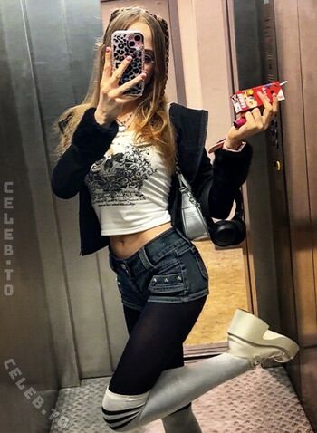 Full leaked Crystalmarykitty private photo