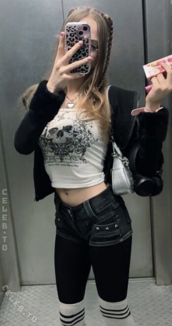 Full leaked Crystalmarykitty private photo