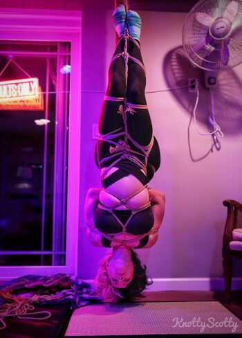 Full leaked Cubecosplay private onlyfans photo