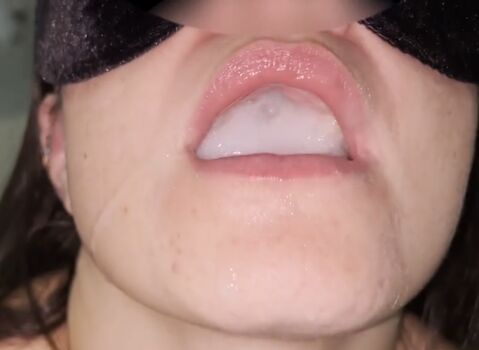Full leaked Cum swallowing private photo