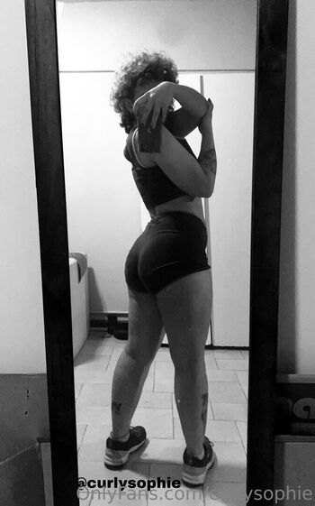 Full leaked Curlysophie page private photo