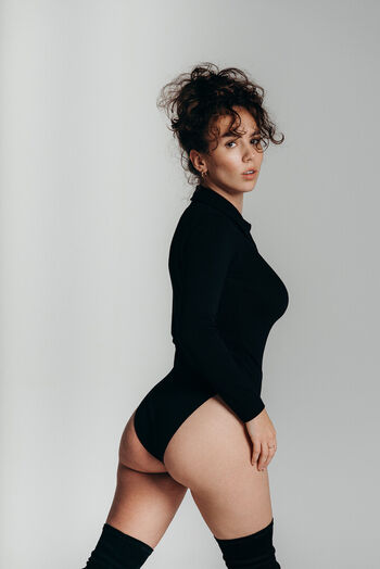 Full leaked Curlywiktoria private photo