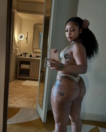 Curvy Goddesses