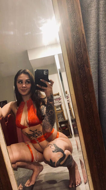 Full leaked Curvy goddesses private photo