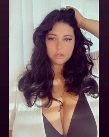 Full leaked Curvygoddess private photo