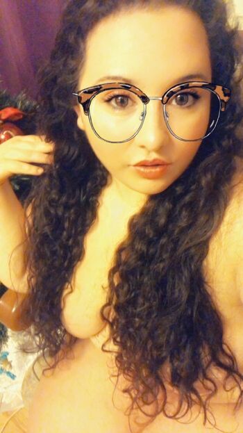 Full leaked Curvyqueen private photo