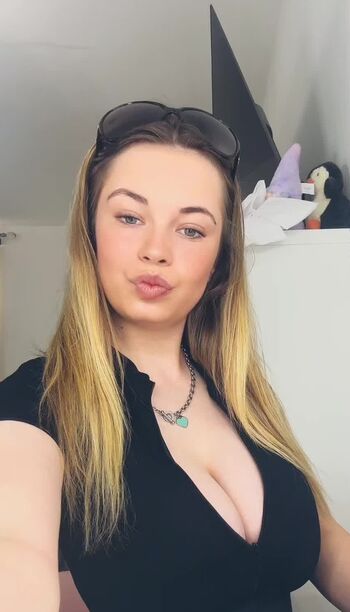 Full leaked Cutecandyxls private photo