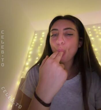 Full leaked Cutejuliaa page private photo