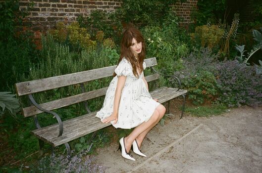Daisy Edgar-Jones