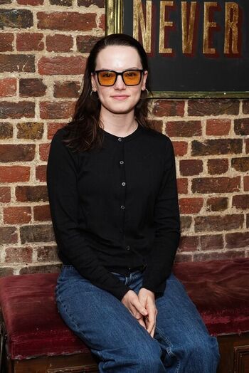 Full leaked Daisy ridley private photo