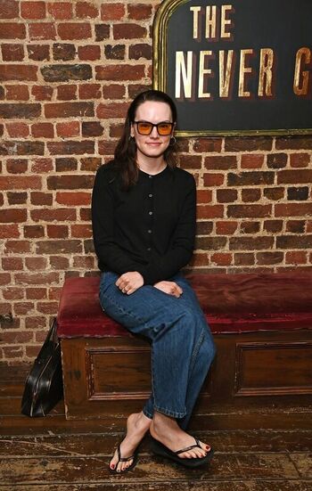 Full leaked Daisy ridley private photo
