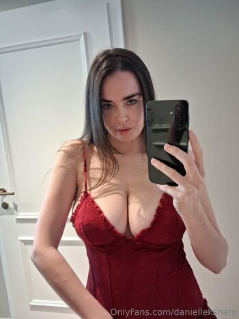 Full leaked Daniimee private photo