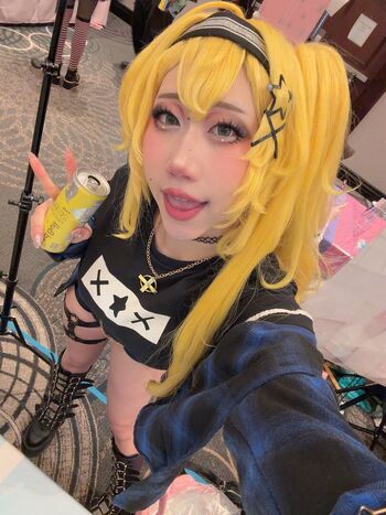 Full leaked Danisaurz page private photo