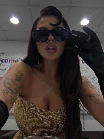 Full leaked Dara darnadue page private photo