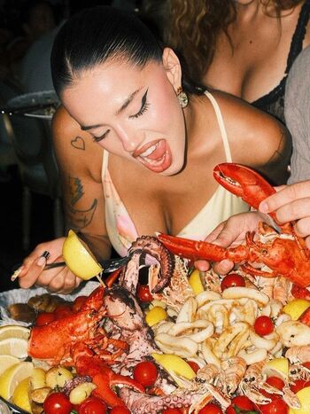 Full leaked Dara darnadue private photo