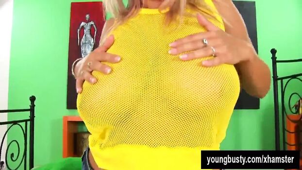 Full leaked Darinayotova private photo