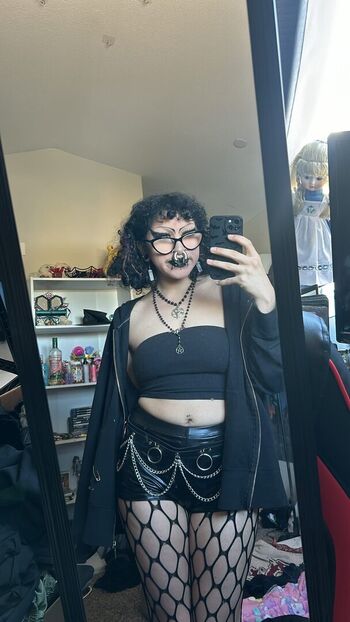 Full leaked Decayingdaf private photo