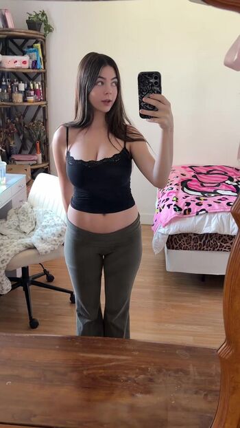 Full leaked Deeznailss private photo