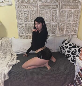 Full leaked Delilah private photo