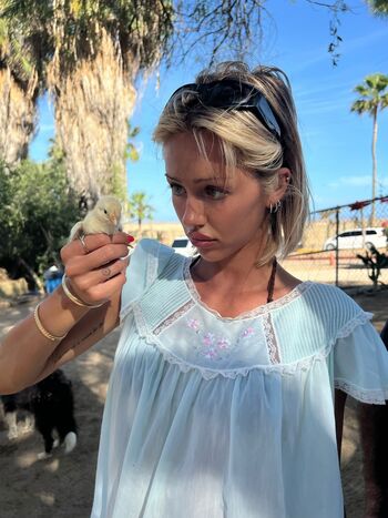 Full leaked Delilah belle hamlin private photo