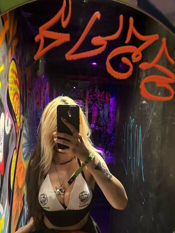 Full leaked Delusionalshne private photo