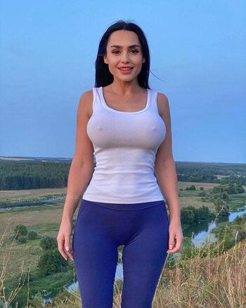 Demi Dova
