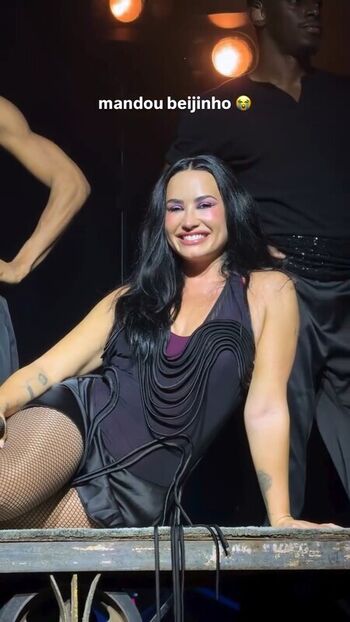 Full leaked Demi lovato private photo