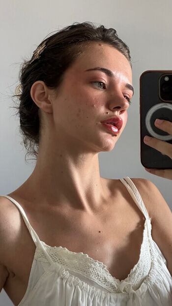 Full leaked Demiraytomris private photo