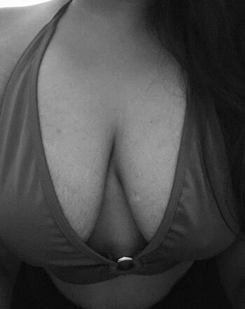 Full leaked Desi aunty private photo
