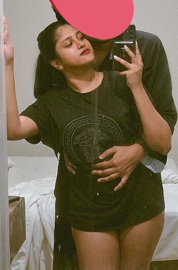 Full leaked Desi cuck private photo