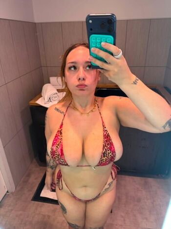 Full leaked Desi flora private photo