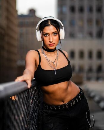 Full leaked Devi chai private photo