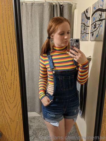 Full leaked Devinemae private photo