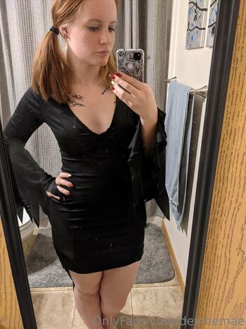 Full leaked Devinemae private photo