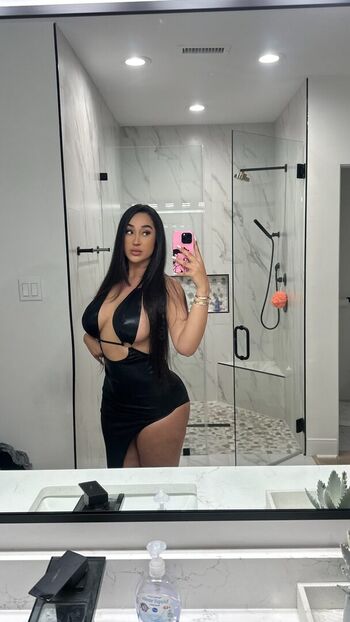 Full leaked Deyaraaaxo private photo