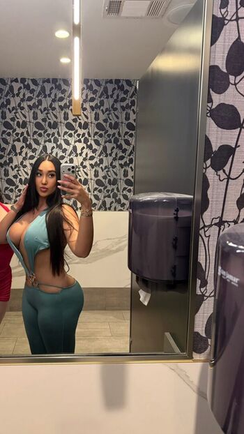 Full leaked Deyaraaaxo private photo