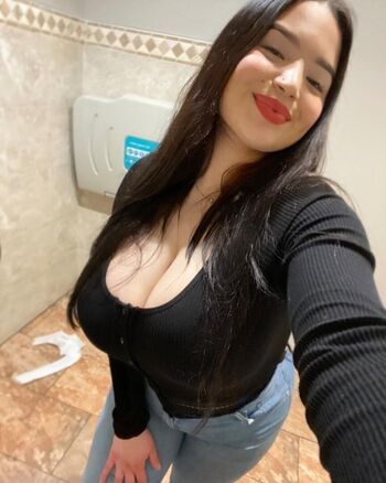 Full leaked Dezerai angel page private photo