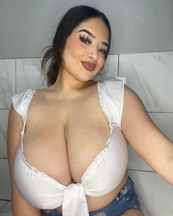 Full leaked Dezerai angel private photo