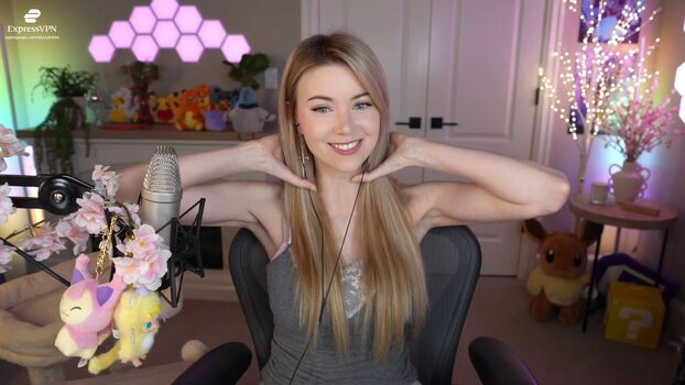 Full leaked Dizzykitten private photo