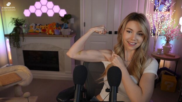 Full leaked Dizzykitten private photo