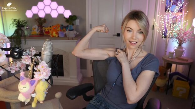 Full leaked Dizzykitten private photo