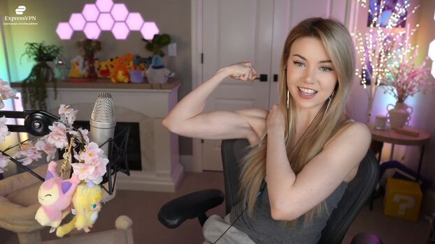 Full leaked Dizzykitten private photo