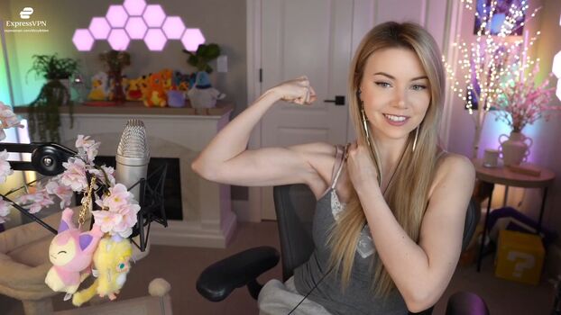 Full leaked Dizzykitten private photo