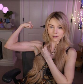 Full leaked Dizzykitten private photo